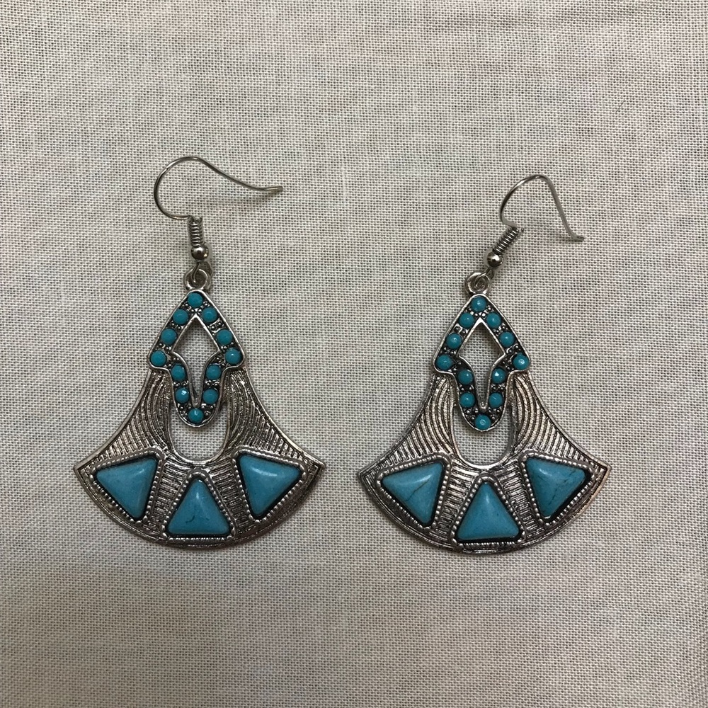 Metal Auca Earrings